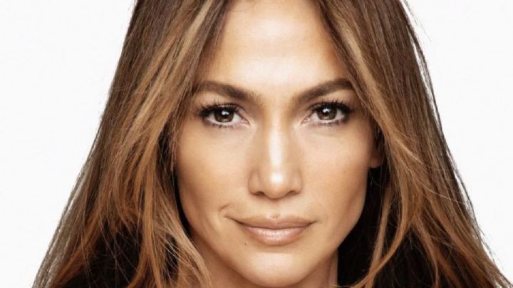Quién es el personaje de terror en el que Jennifer Lopez inspiró su look para Navidad