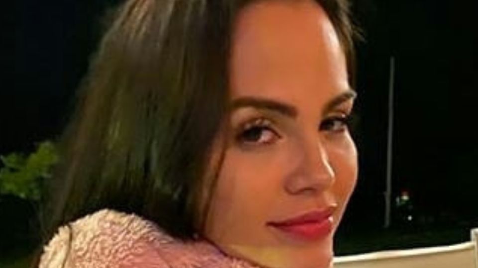 Natti Natasha posando. Fuente: Instagram @nattinatasha