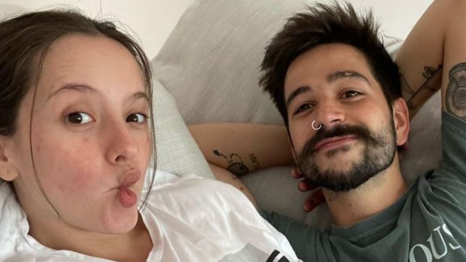 Evaluna y Camilo, posando. Fuente: Instagram @evaluna