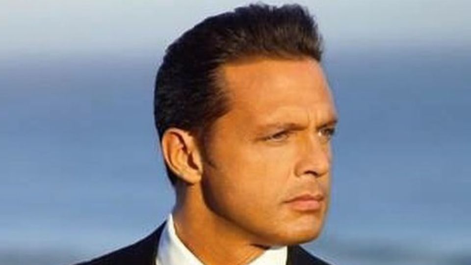 Luis Miguel, posando. Fuente: Instagram @lmxlm