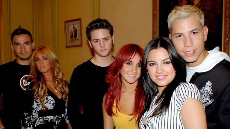 Elenco de RBD. Fuente: Instagram @univision