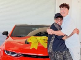 Eduin Caz sorprende a Moy Bobadilla con un lujoso auto como muestra de amistad
