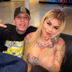 Santa Fe Klan presume a Mona Rodríguez como su novia